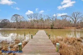 Gorgeous Creek Side Ranch-Style Estate With Dock - Image 2