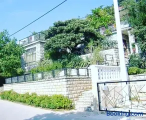 Apartment 51 - Image 1