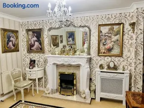 Themed Cosy Home by Cannock Chase Forest - Image 2