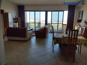 Lovely 3-bedroom apartment with stunning views - Image 3