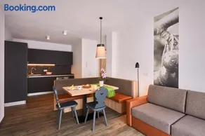 Residence Laitacherhof - Modern Apartments with Sauna - Image 3