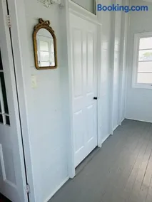 Beach Cottage Upstairs - Image 5