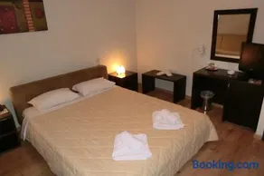 Iberis Hotel - Image 2
