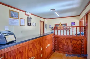Economy Inn - Image 4