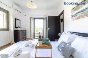 Ceronia Renovated House near the Beach - Image 2
