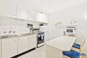 HENRY12 Self- Catering - Image 5