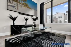 Modern resort style retreat with great amenities - Image 4