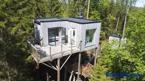 Treehouse Stay with Wood-Fired Hot Tub & Nature! - Image 1