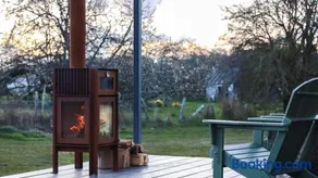 Romantic Tiers Escape - Pink Bath, Wood-Fired Pizza, Firepit & Mountain Magic - Image 3