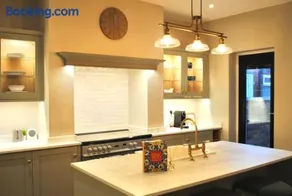 Cosy Renovated House in Warrington - Image 5