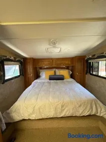 La Mesa Cozy Camper - Image 3