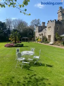 Uphill Manor Bed & Breakfast - Image 1