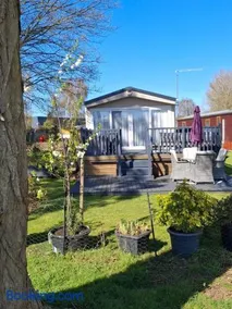 Holiday Home on Billing Aquadrome - Image 1