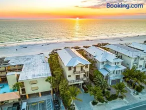 Beach Side Paradise - Luxury Home on the Beach - Image 3