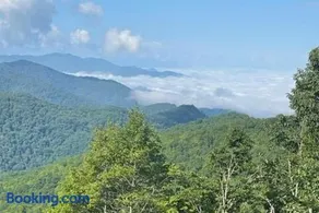 Cabin with incredible view Blue Ridge Parkway - Image 4