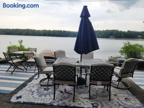 Spacious Accessible Waterfront Retreat - Image 1