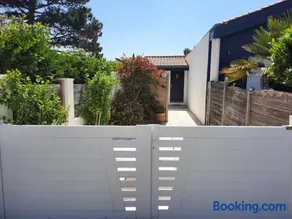 VILLA PRIVEE A 300M DE LA PLAGE - Image 1