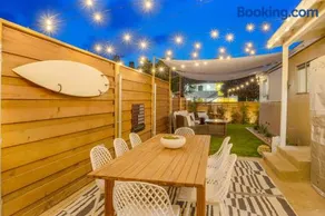 Spacious Group Getaway Games BBQ with Free Parking - Image 4