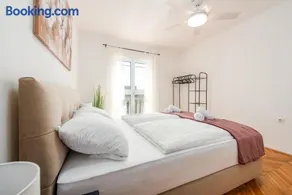 Laguna Apartments - Image 5