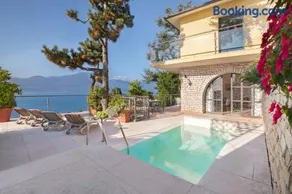 Villa Vista Lago With Pool - Image 1