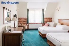 Hotel Szymbark - Image 2