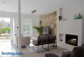 Arbide House - Image 2