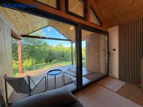 Dushka Mountain Cabin - Image 3