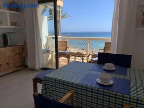 Borras Beachfront Stay - Sea Views & Island Charm - Image 2