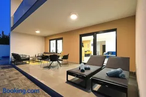 Villa Good Vibes with heated pool - Image 2