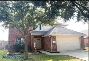Charming 4-BR Home for Rent! - Image 1