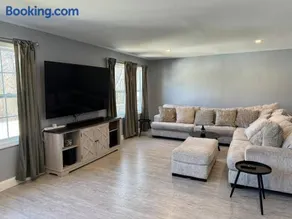 Jersey Shore Beach House close to NYC Ferry + Bus - Image 2
