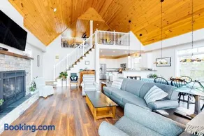 Secluded hilltop home with beautiful Cadillac Mountain view and multiple decks - Image 2