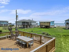 Cozy A-frame with Fenced Yard, Fire Pit, Gulf View - Image 4