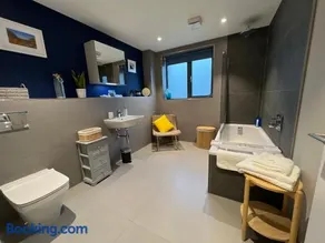River Vista Retreat - Luxury duplex Apt - Views - Parking - Cycle storage - Spa access option - Image 1