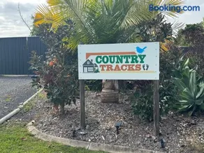 Country Tracks - Image 4
