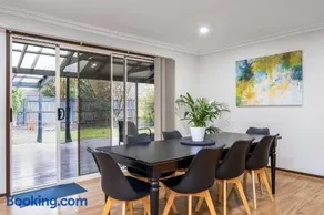 Serene and Spacious Retreat on the Hills - Image 2