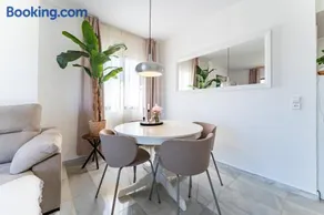 La Riviera - Image 2
