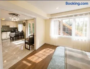 Bright Quiet 2BR 2BA Lower Level Suite Private Entrance Garden Free Parking - Image 3