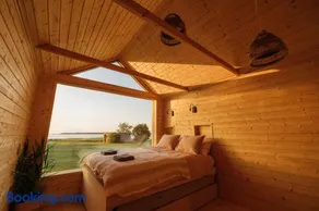 Sunset Bungalow - Image 1