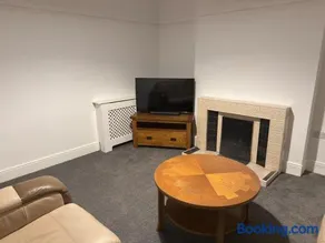 Central Peterborough Home, Garden, Parking, 2 Bed - Image 5