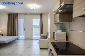 Planet Suite 303 - Image 3