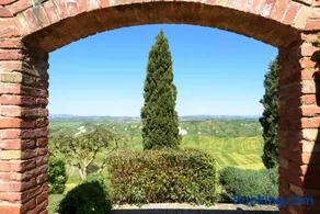 Tuscany Balcony: Crete Senesi - Image 2