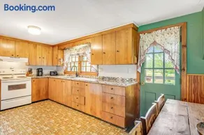Roxbury Retreat - Image 5