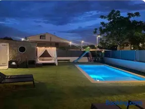 Acogedora casa con piscina cerca de la playa - Image 1