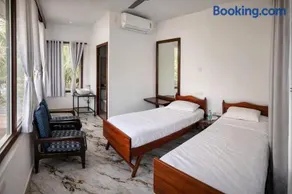 Mia Riaan Lake View Resort - Image 2