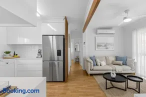 Boutique Bribie Stay - Image 2