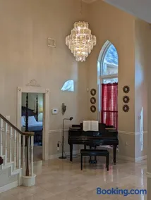 Spacious FIFA Houston Home with Pool Sleeps 13 - Image 2