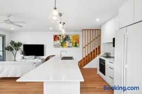 2 - 8 Pandanus, Beautiful townhouse walking distance to beach - Image 2