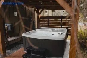 Cozy Hikers Getaway, 5 Mi to Mt Rainier Natl Park - Image 2