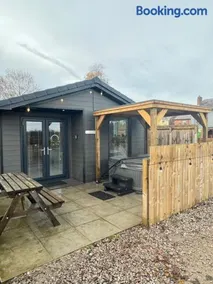 The Slipway Cabins with Hottub - Image 1